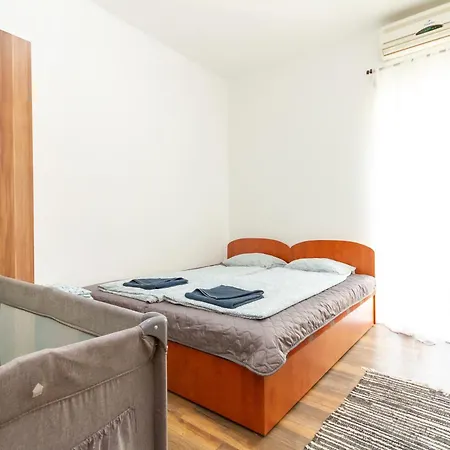 Gasthuis Kincso Vendeghaz By Newave Siófok