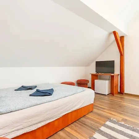 Kincso Vendeghaz By Newave Siófok